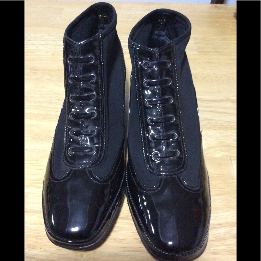 Amalfi by Rangoni patent leather bootie NWOT